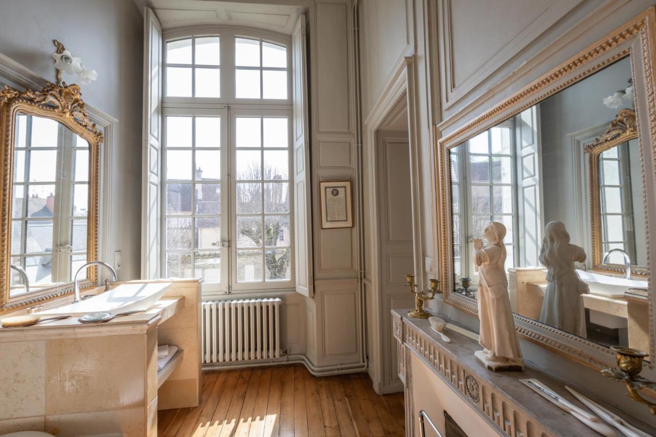 L'Hotel De Panette, Un Exceptionnel Chateau En Coeur De Ville 博格斯 外观 照片