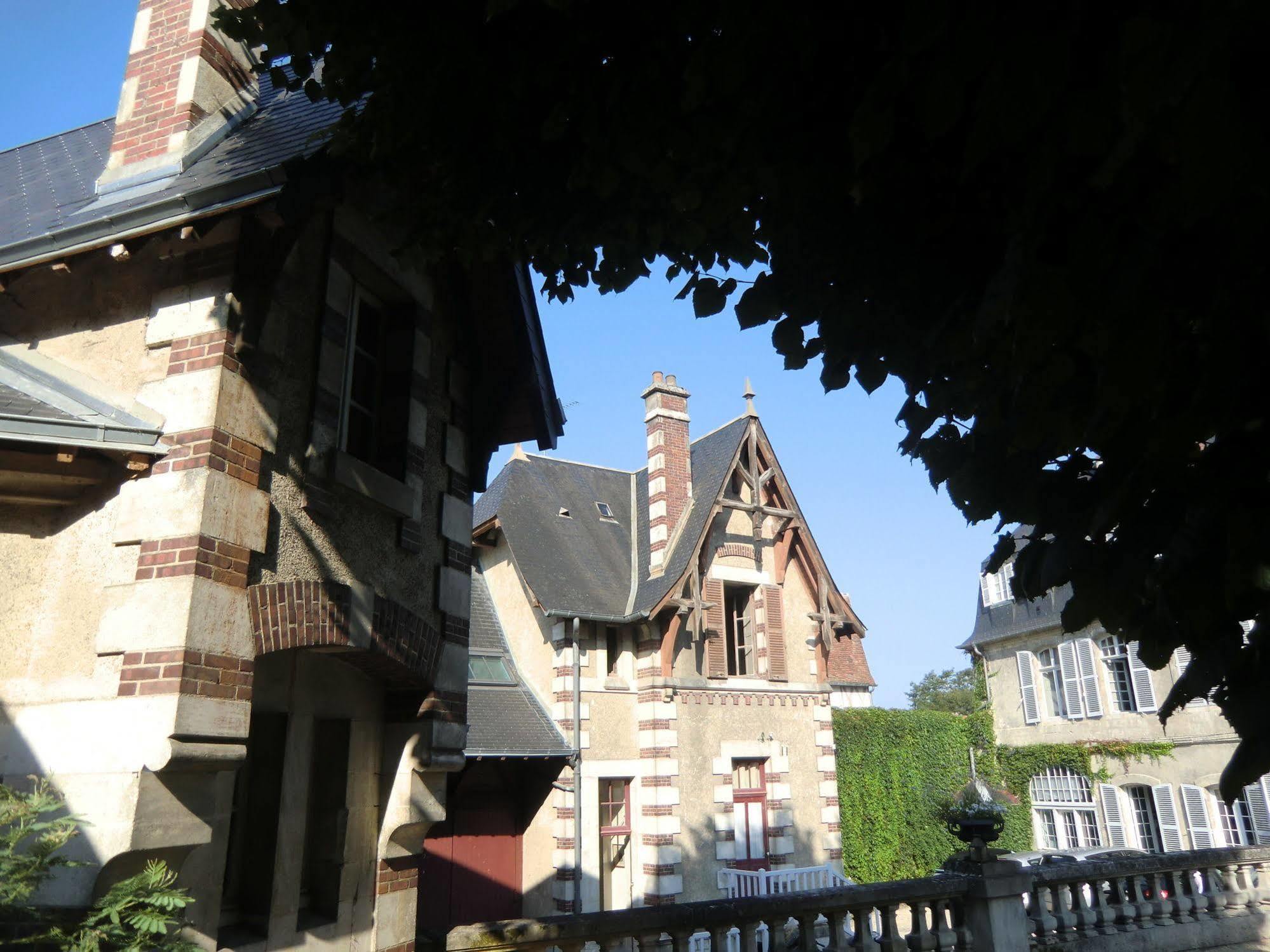 L'Hotel De Panette, Un Exceptionnel Chateau En Coeur De Ville 博格斯 外观 照片