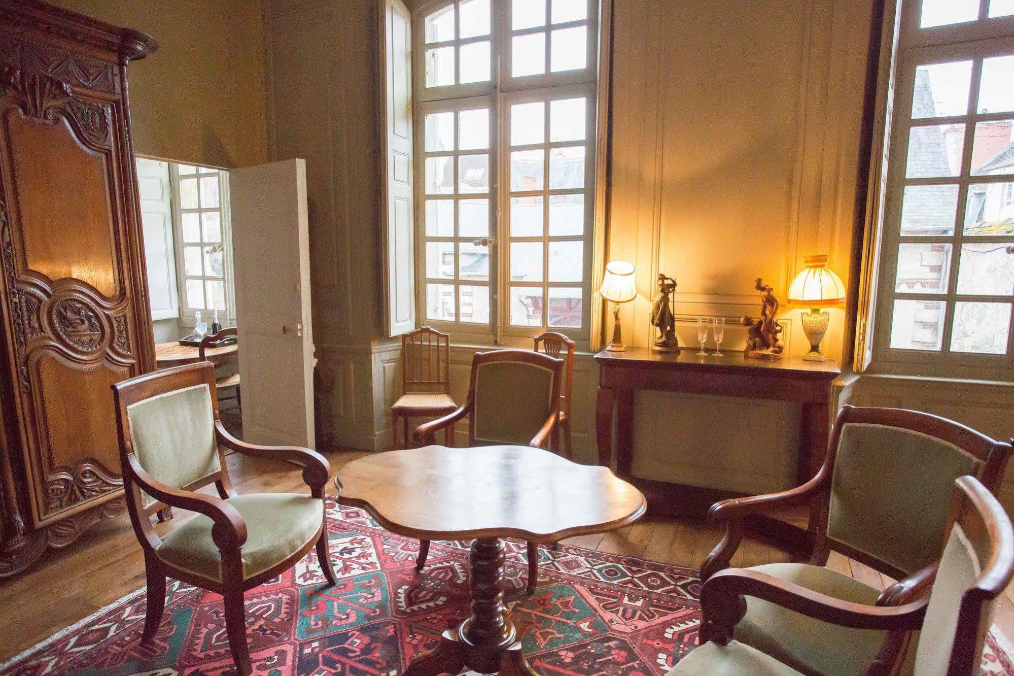 L'Hotel De Panette, Un Exceptionnel Chateau En Coeur De Ville 博格斯 外观 照片