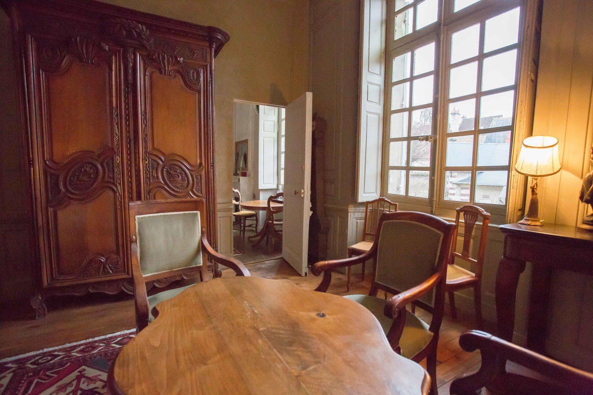 L'Hotel De Panette, Un Exceptionnel Chateau En Coeur De Ville 博格斯 外观 照片
