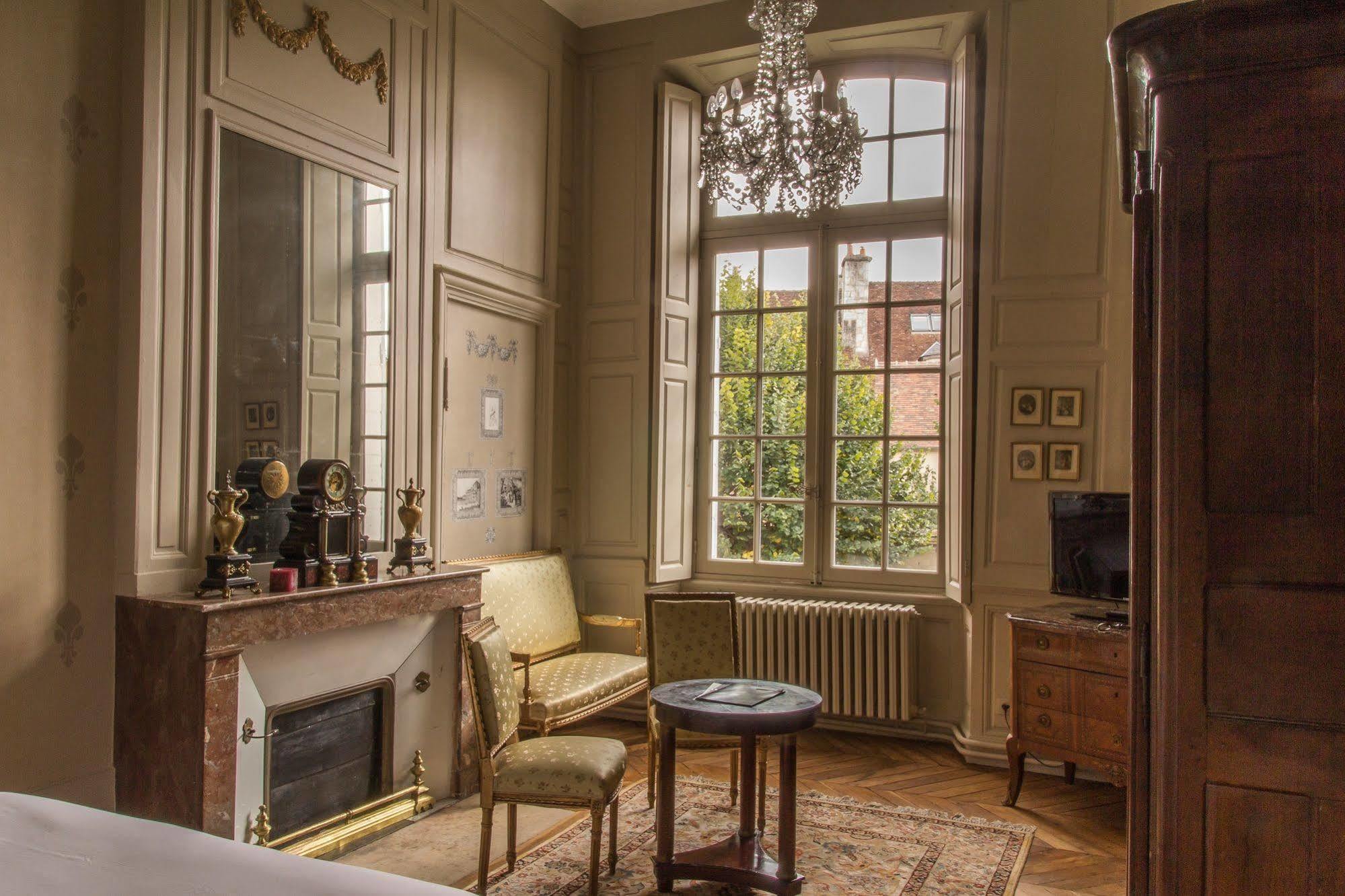L'Hotel De Panette, Un Exceptionnel Chateau En Coeur De Ville 博格斯 外观 照片